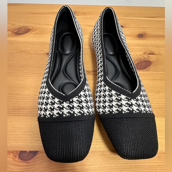 Houndstooth Knit Cap Toe Ballet Flats | Black & White | Size 6.5 - Picture 2 of 5